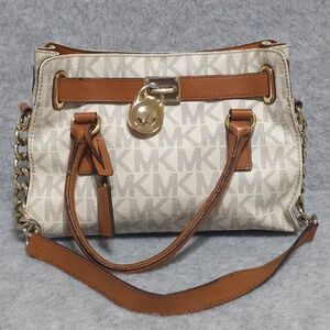Michael Kors Hamilton Satchel in Vanilla Shoulder Bag